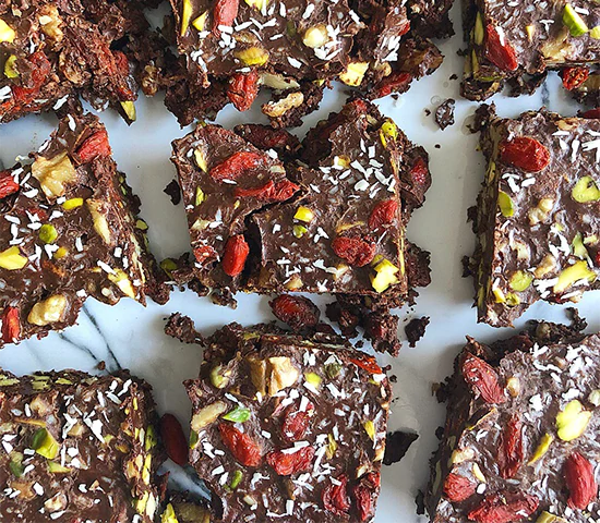 Goji Pistachio Chocolate Bars Recipe
